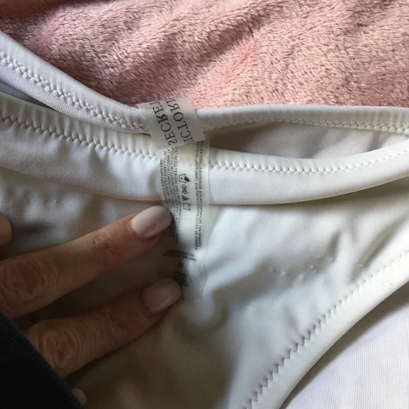 VS Pink bikini set - Picture 3 of 4